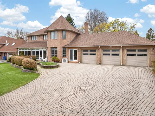 60 Arthur Hall Dr, East Gwillimbury, ON L0G 1V0