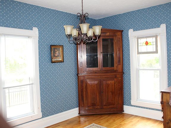 5th image of 414 N Gremps St