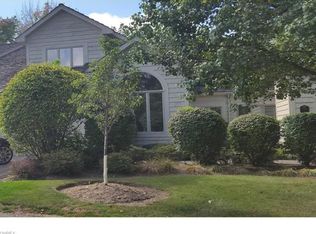 16 Waterford Ln, Beachwood, OH 44122