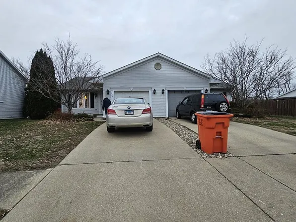 923-923 & 925 Lynwood Dr, Charleston, IL 61920