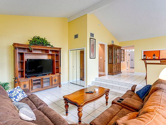 4th image of 105 Canterbury Dr