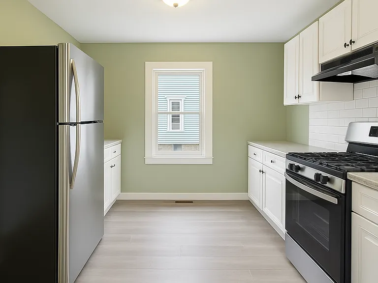 713 Emerson Ave — Photo 5