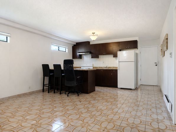 2 bedroom rental in Surrey — photo 7