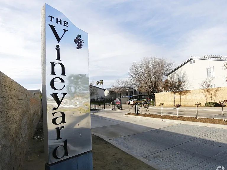 Vineyard Apartments — Photo 10
