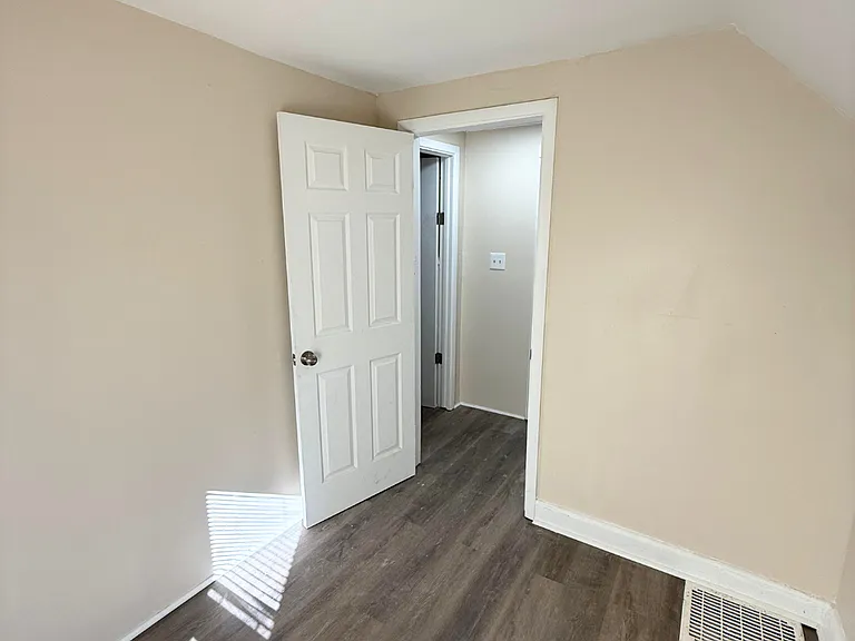8400 Medina Ave — Photo 3