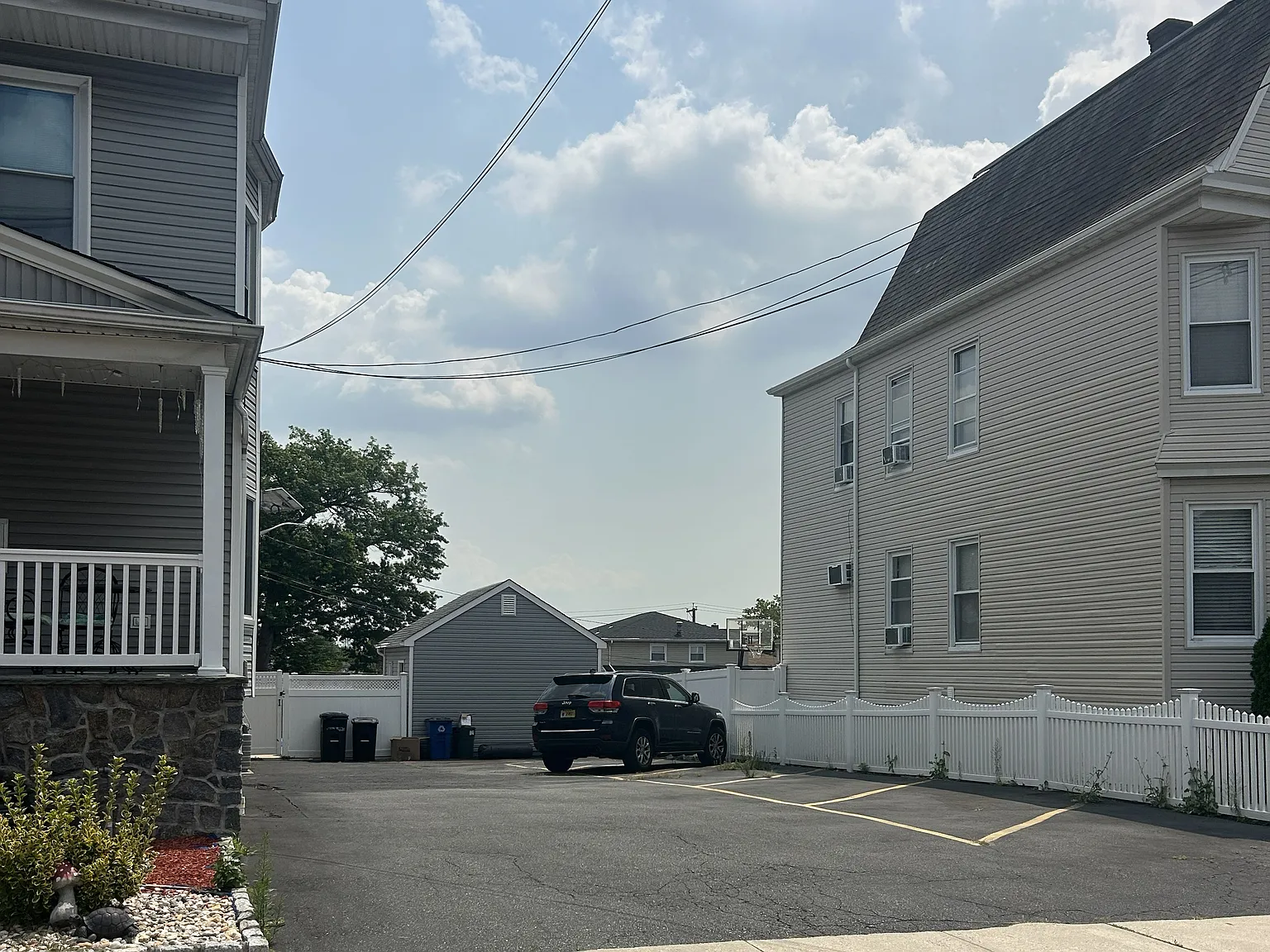 3 bed, $2,600 — Photo 2