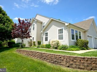 10 Fallview Ct, Hamilton, NJ 08690