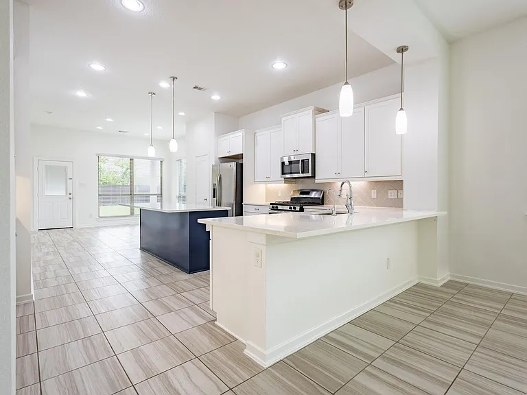 12226 Castano Creek Dr — Photo 7