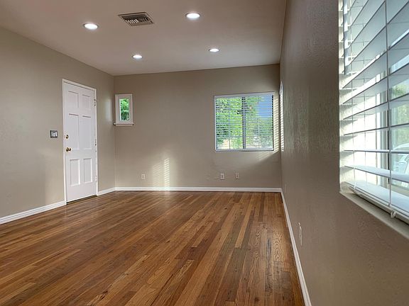 2nd image of 7529 Camellia Ave