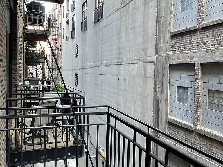 375 W Erie St #321 — Photo 18