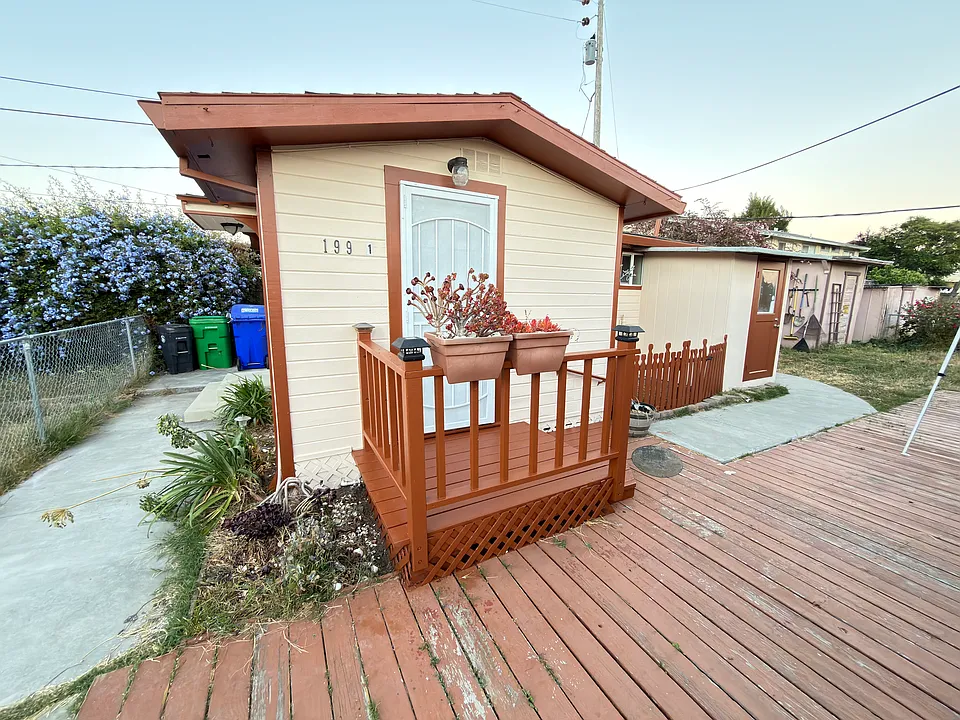 199 Sunset Blvd #1