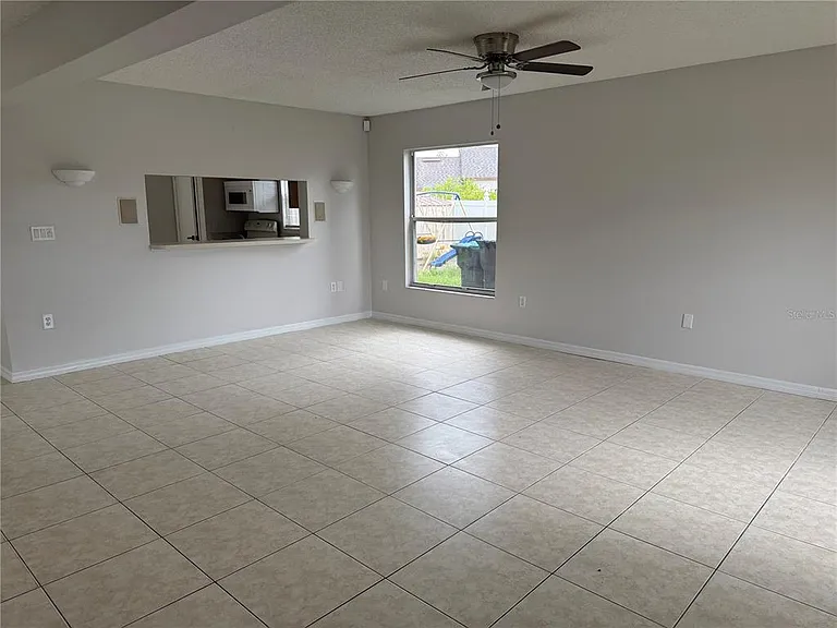 1826 Clacton Dr — Photo 2