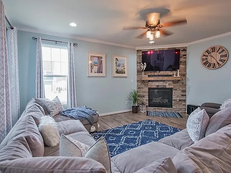18400 Twin Falls Ln — Photo 10
