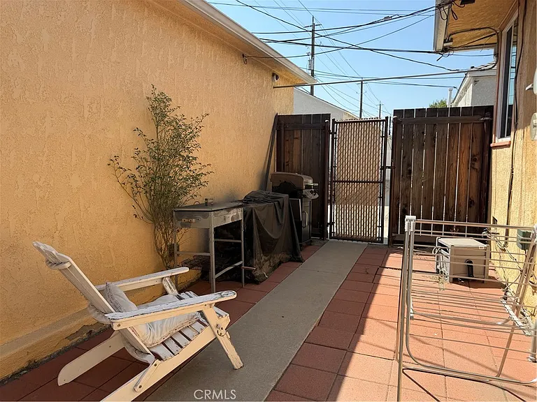 1340 N Buena Vista St #A — Photo 6