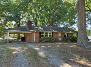2975 Bellaire Cir, Walkertown, NC 27051