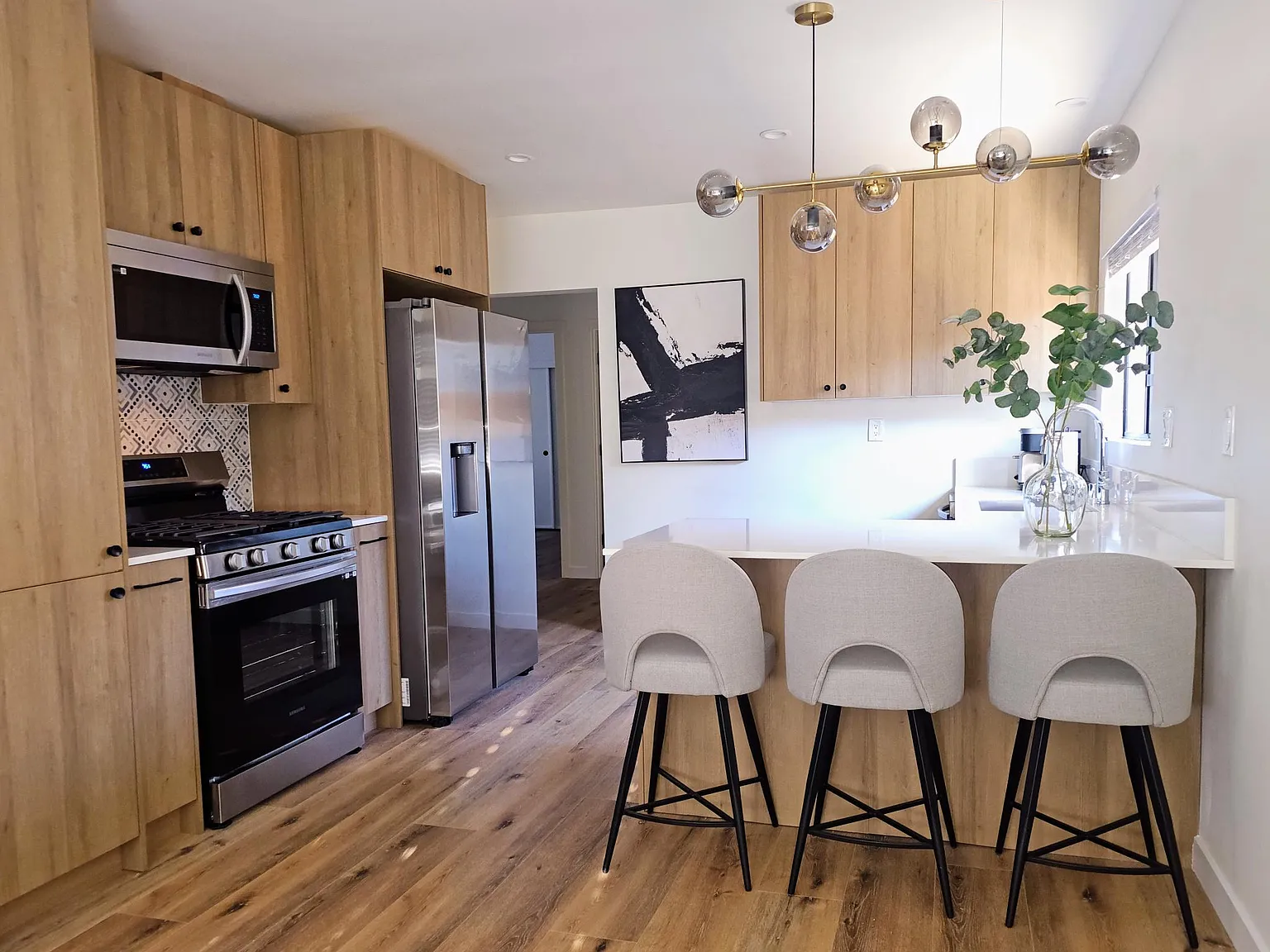 3 bed, 1068 sqft, $5,500 — Photo 1