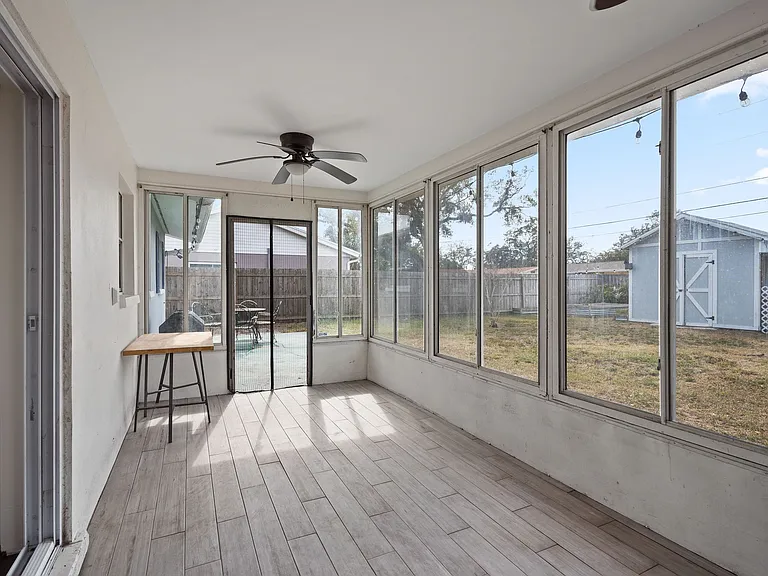 1712 Thomas Dr — Photo 17