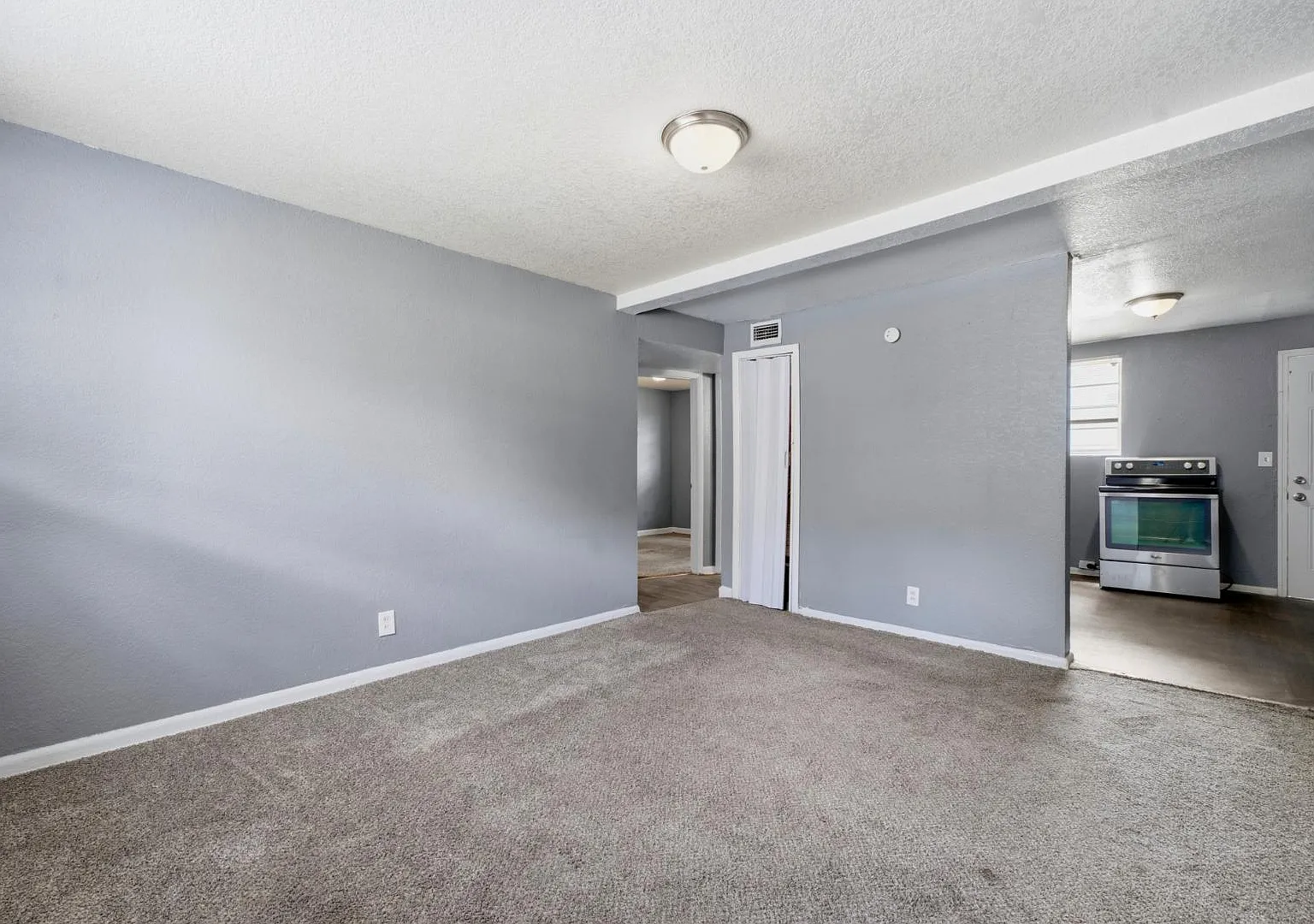 1658 W 10th St - 3 — Photo 2
