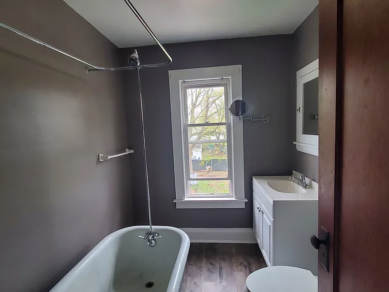 10-12 Lyon Pl — Photo 15