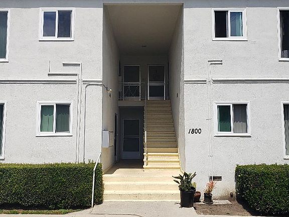 4th image of 1800 Kelton Ave #2