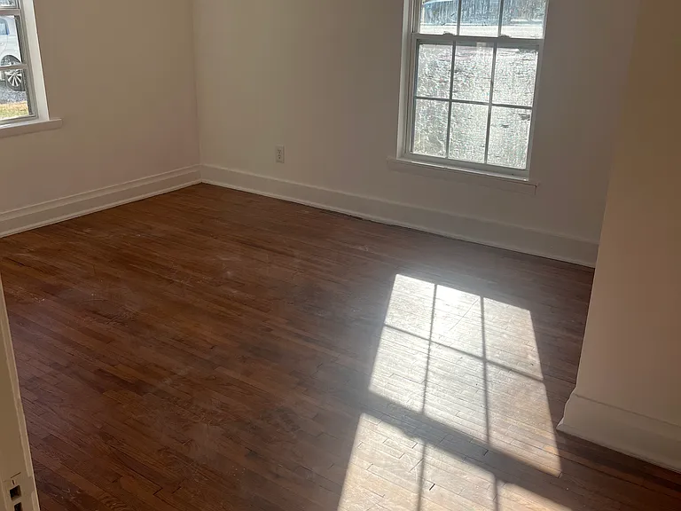 815 Douglas Ave — Photo 2