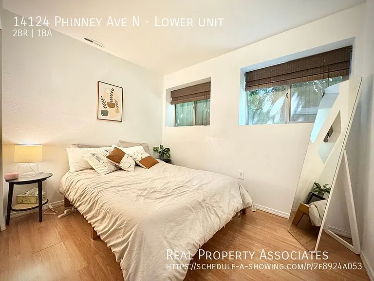 14124 Phinney Ave N #LOWER — Photo 6