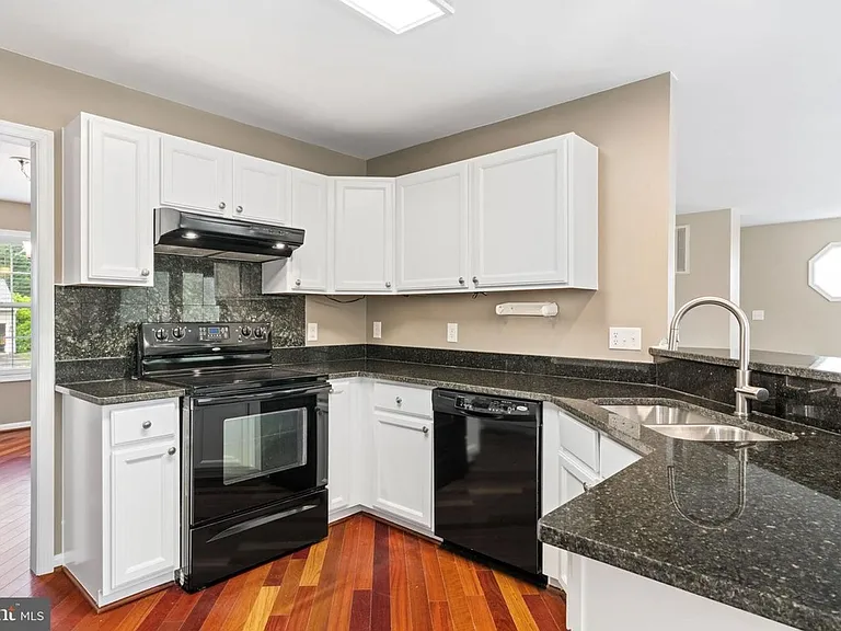 10 Sassafras Ln — Photo 12