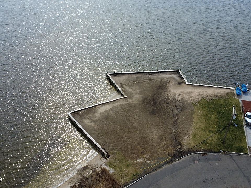 1st image of 77 Rochester Drive