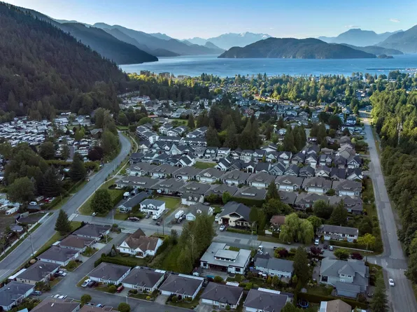 464 Alder Ave, Harrison Hot Springs, BC V0M 1K0