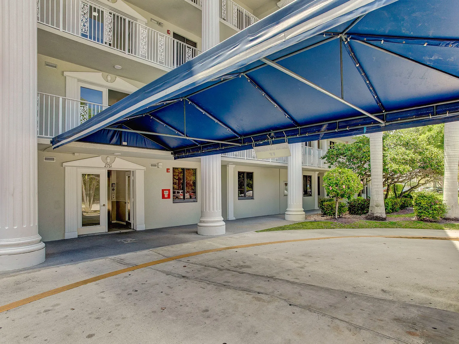 2 bed, 2.0 bath, 1437 sqft, $1,950 — Photo 2
