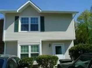 6 Columbine Ct, Middletown, NY 10940