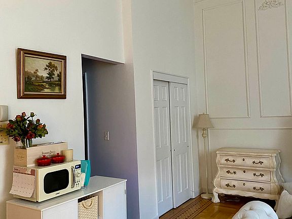 4th image of 50 W 85th St APT 2