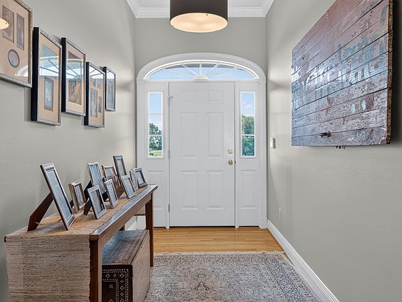 5th image of 598 Victoria Way