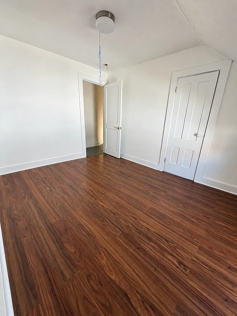 1 Bed/ 1 Bath Apartment in Downtown Warren — Photo 4