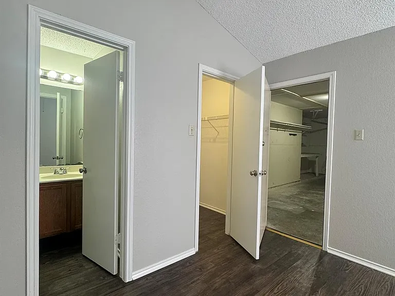 522 Cutty Trl #B — Photo 17