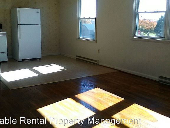2nd image of 436 E Washington St