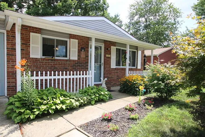 5351 Adderley Ave photo 1