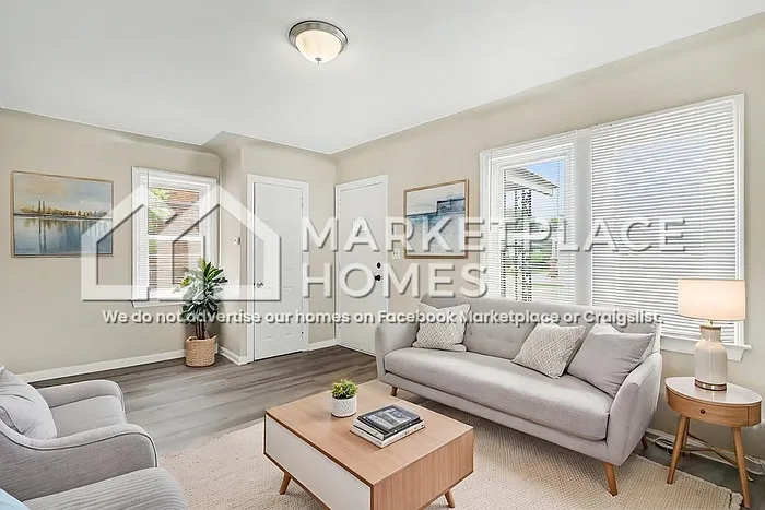 22046 Birchwood Ave — Photo 2