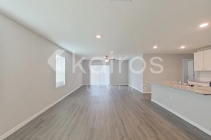 8740 SW 43rd Ter — Photo 4