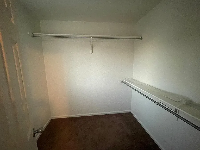 1031 Meadow Ln — Photo 7