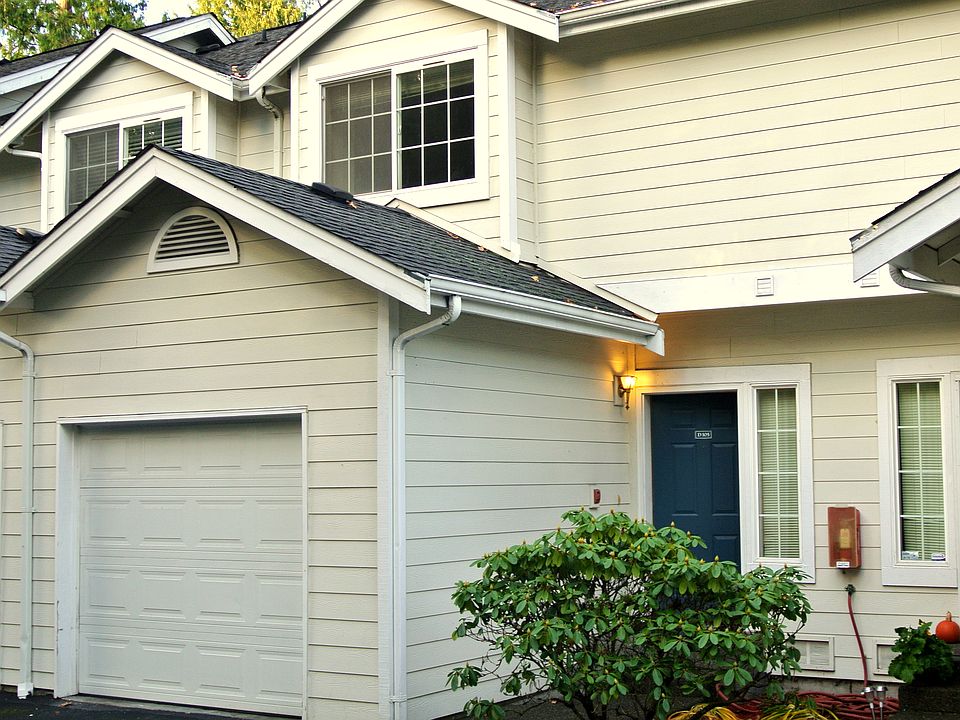 Front entry with attach garage