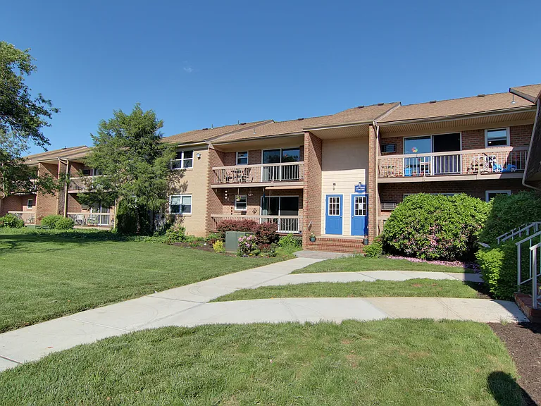 Kimberwyck Village Apartments — Photo 25