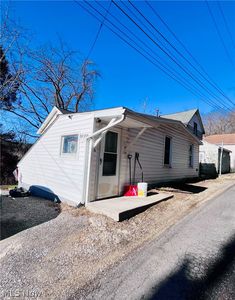 603 Utah Ln, Chester, WV, 26034