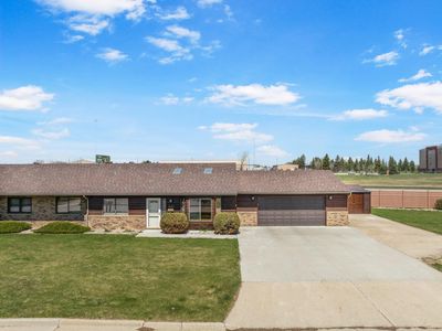 600 24th Ave SW, Minot, ND, 58701