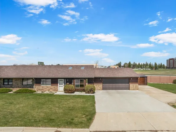 600 24th Ave SW, Minot, ND 58701