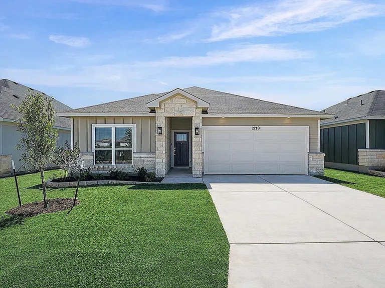 2719 Wasilla Dr — Photo 1