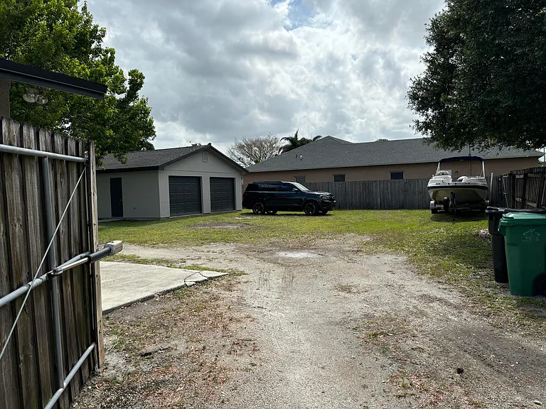 202 SW Crescent Ave — Photo 28