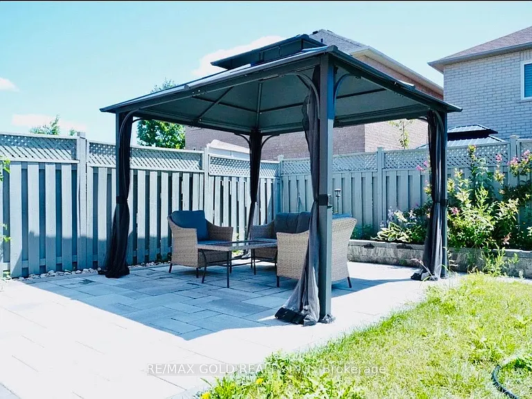 15 Sedgewick Cir — Photo 15