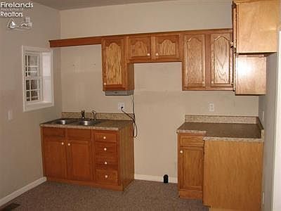 4th image of 738 Whittlesey St