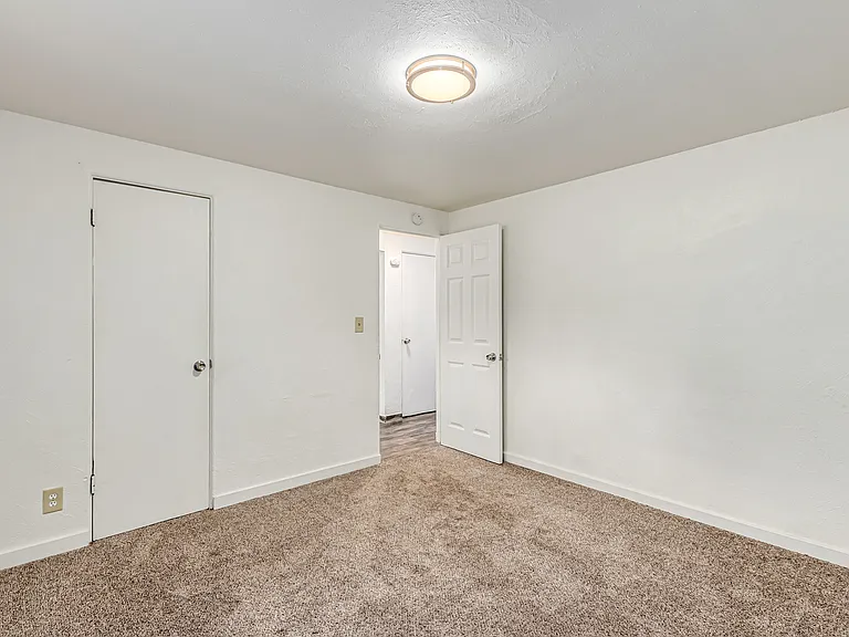 582 S Patton Ct — Photo 9